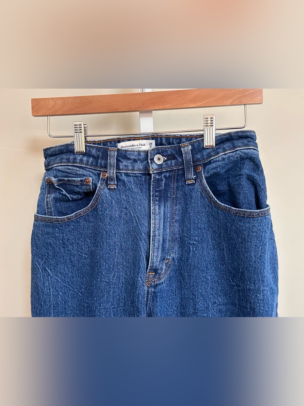 Abercrombie & Fitch High-Rise Wide Leg Jeans - Medium Blue - Picture 4 of 8